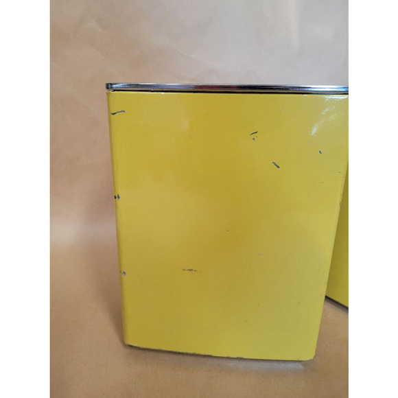 Vintage Lincoln Beautyeare Set of 2 Yellow Metal Storage Containers with Lids - Picture 3 of 16